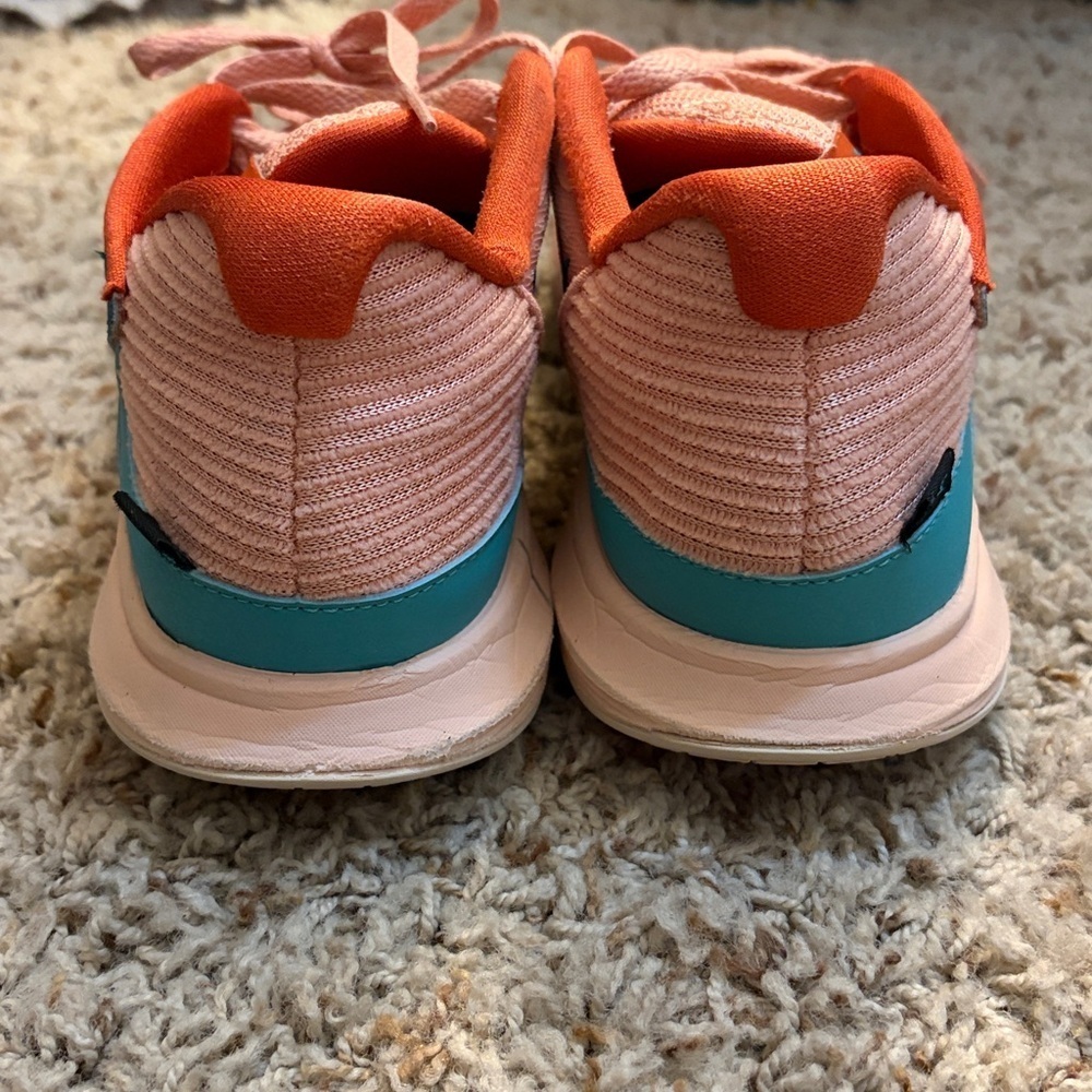 Nike Kyrie Low 5 Women’s Sneakers size 8 - Picture 5 of 8